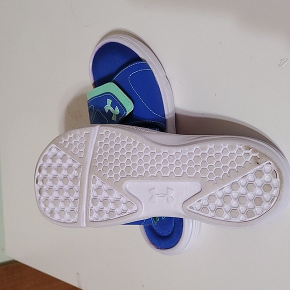 Under Armour Sandles Size 8 - Picture 3 of 9